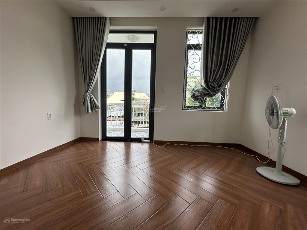 Chính chủ bán nhà góc 2 mặt tiền võ văn hát quận 9