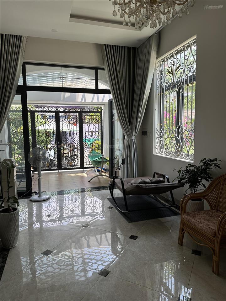 Chính chủ bán nhà góc 2 mặt tiền võ văn hát quận 9