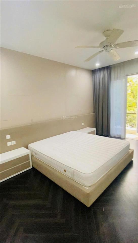 Cho thuê biệt thự hoa sữa view sông full nội thất vinhomes riverside 45 triệu đồng/tháng