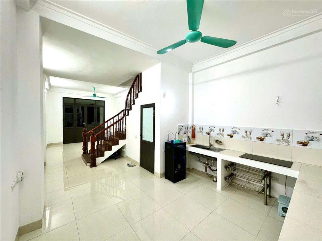 Phân lô  ngõ ô tô  3 tầng nhà đẹp  biên giang  giá chỉ 3.** tỷ