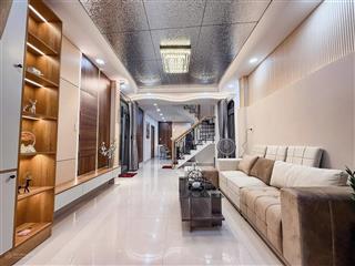 Lên sóng ngay căn nhà giáp quận 1 ngay đường phan văn hân p17 quận bình thạnh diện tích 46,2m22tỷ8