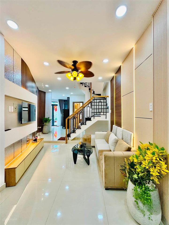 Bán gấp nhà ngay đường nguyễn thượng hiền p11 q. bình thạnh  44,8m2, sổ hồng riêng