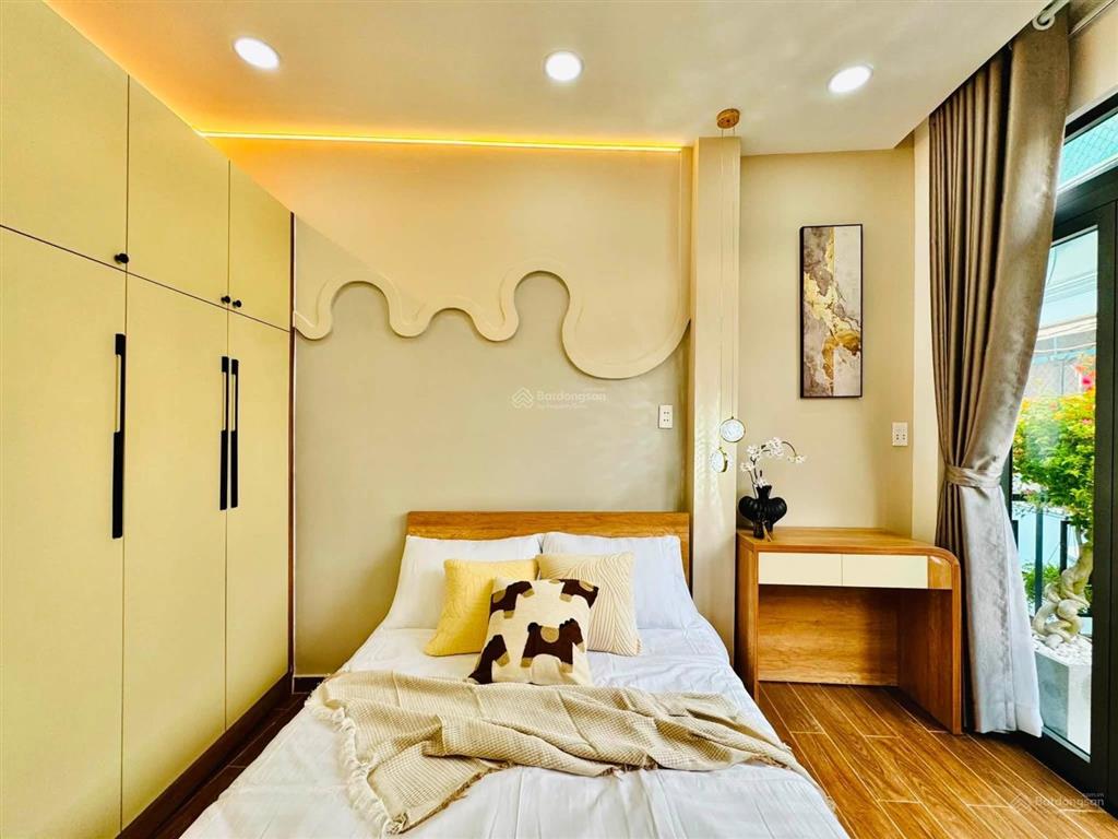 Bán gấp nhà ngay đường nguyễn thượng hiền p11 q. bình thạnh  44,8m2, sổ hồng riêng