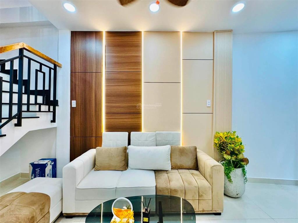 Bán gấp nhà ngay đường nguyễn thượng hiền p11 q. bình thạnh  44,8m2, sổ hồng riêng