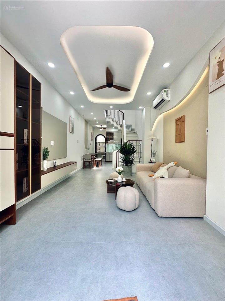 Bán nhà chính chủ đường quang trung p10 gò vấp chỉ 2tỷ6sổ hồng riêng,hẻm xe hơi