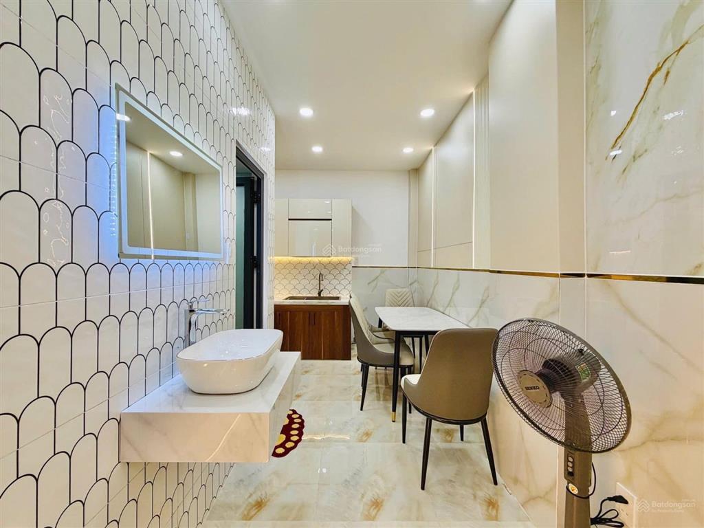 Bán nhà đẹp tặng nội thấy y hình chỉ 2tỷ900 ngay đường nguyễn du p5 q.gò vấp 40m2