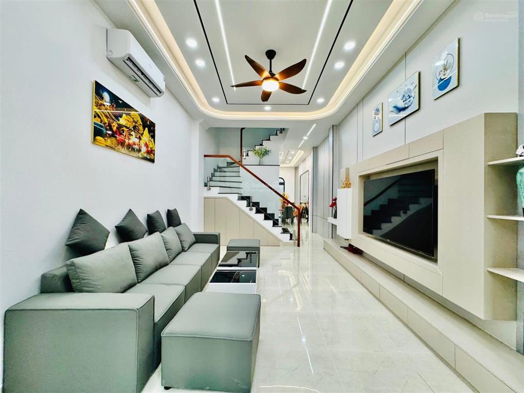 Giá sốc hôm naychỉ 4tỷ190 có ngay nhà ngay đường lê quang định p14 q.bình thạnh58,1m2 nhà mới đẹp