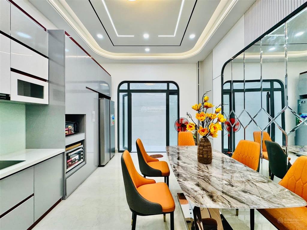 Giá sốc hôm naychỉ 4tỷ190 có ngay nhà ngay đường lê quang định p14 q.bình thạnh58,1m2 nhà mới đẹp