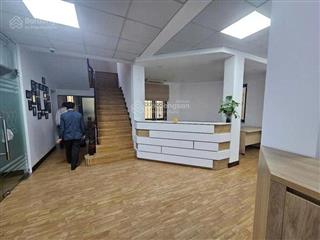 Cho thuê biệt thự mp nguyễn du, view hồ. dt 220m2 x 4 tầng, sân rộng. giá 500tr/tháng. s đất 508.5m