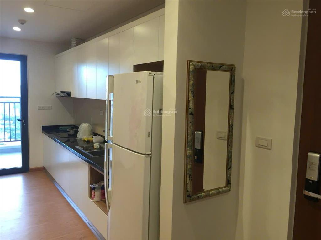 Bán căn hộ chung cư phố văn cao, dt sử dụng 140m2. giá 12.9 tỷ. 3 pn, 2vs, 1 thờ, 1 kho.có slot oto