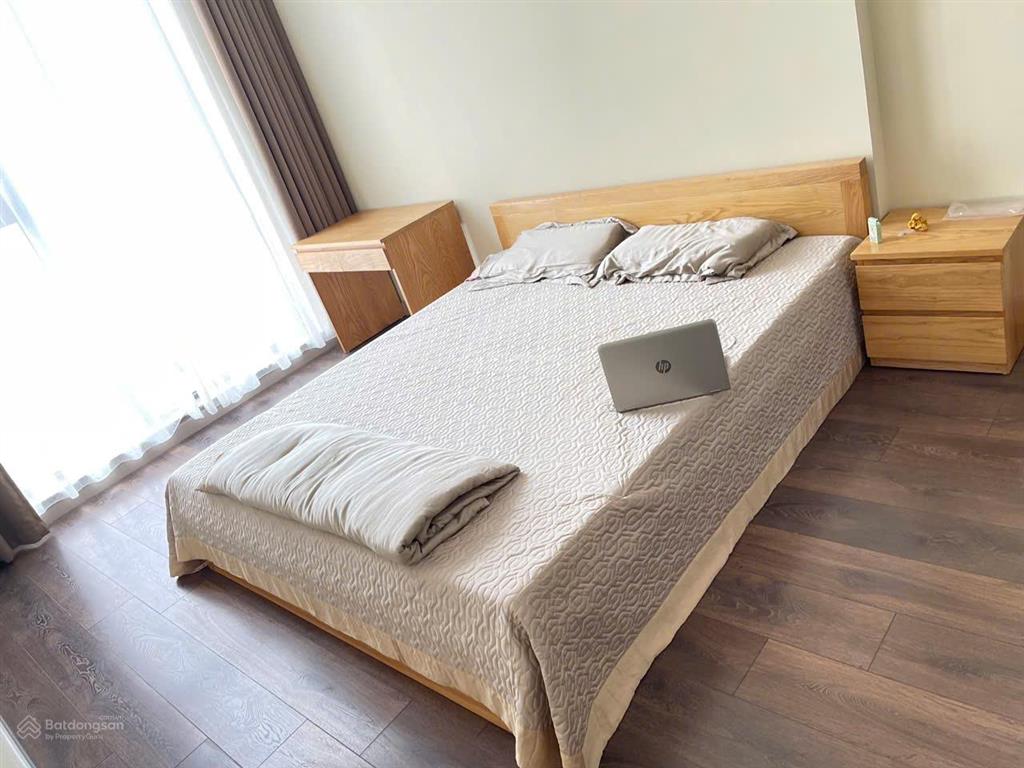 Cho thuê căn hộ tòa sun grand city thụy khuê, dt 91m2, 2pn, 2vs, full đồ. giá 28tr/tháng