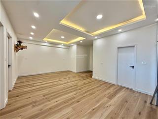 Cho thuê căn hộ 102 thái thịnh, dt 68m2, 2pn, giá 5.75 tỷ. bc tây nam. sổ đỏ lâu dài