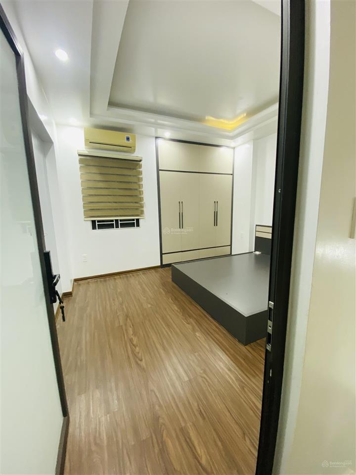 Nhà dân xây độc lập đằng hải ngay sát lê hồng phong, đường to phân lô ô tô đỗ cửa tránh nhau