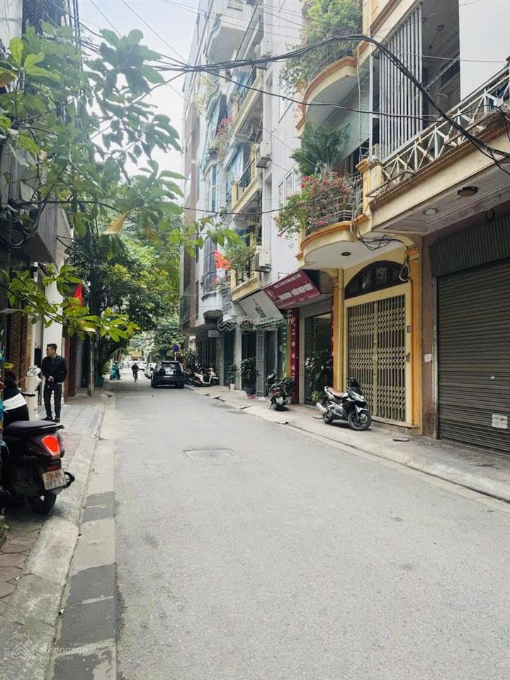Bán nhà phố nguỵ như kon tum! mặt ngõ, ô tô tránh vỉa hè dừng đỗ, kinh doanh, sát phố. 50m*5t