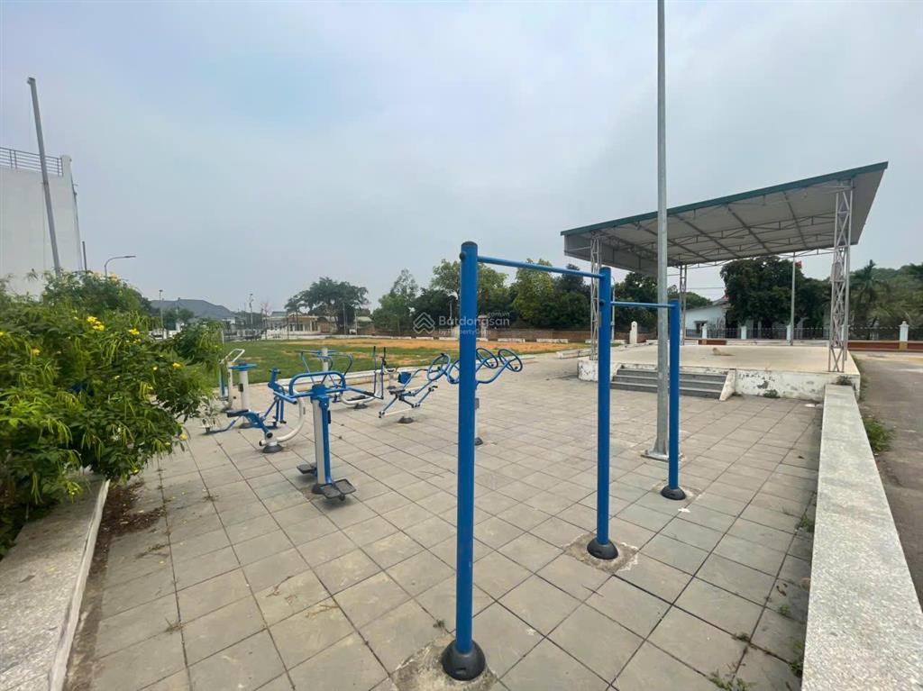 Nhỉnh 3 tỷ sở hữu 100m hàng f0 full thổ cư, đối diện sân bóng trại láng.view tomodachi làng mít