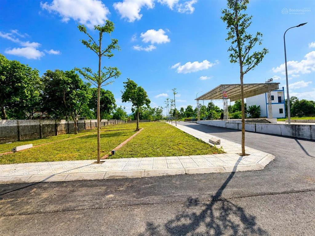 Nhỉnh 3 tỷ sở hữu 100m hàng f0 full thổ cư, đối diện sân bóng trại láng.view tomodachi làng mít