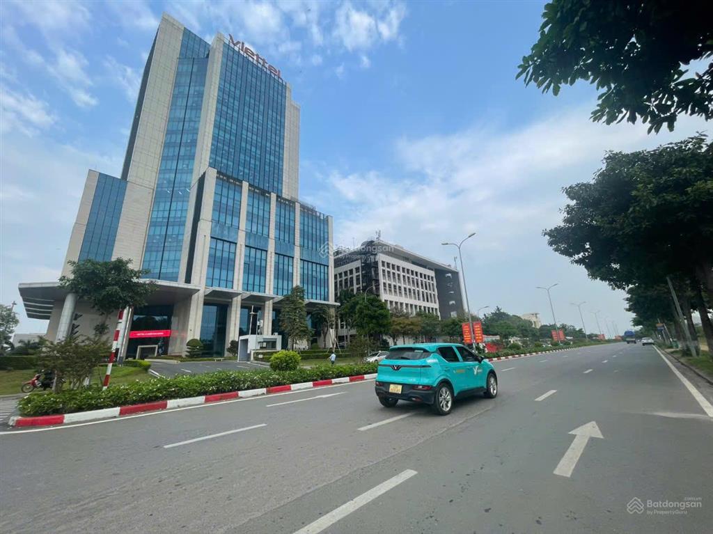 Hàng f0hơn 83m hạ bằng full tc,mt=7,2m,view đường đôi cnc hòa lạc,gần đại lộ thăng long