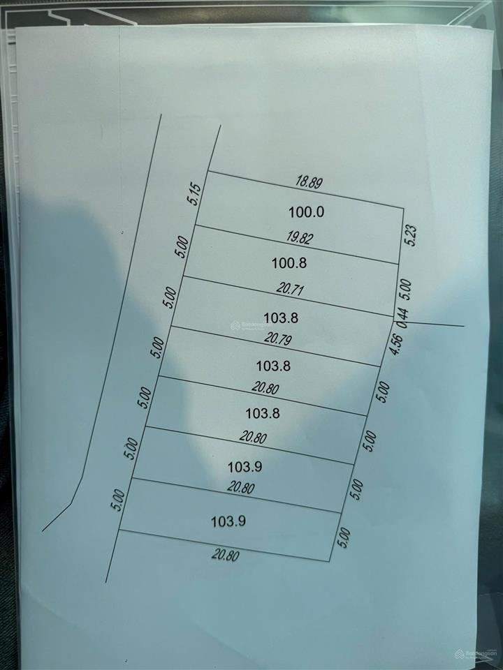Hàng phân lô 720m,full thổ,mặt tiền 35m,phân được 7 lô,giá hơn 20tr/m2,sát quốc lộ 21,view biệt thự