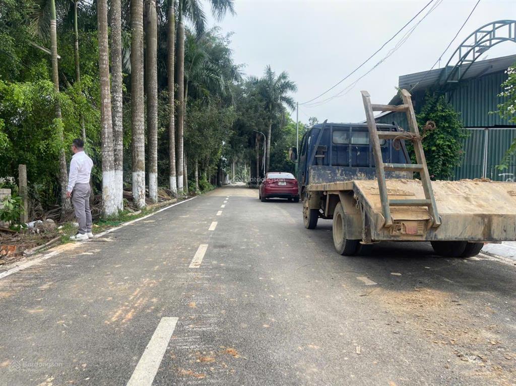 Hàng phân lô 720m,full thổ,mặt tiền 35m,phân được 7 lô,giá hơn 20tr/m2,sát quốc lộ 21,view biệt thự