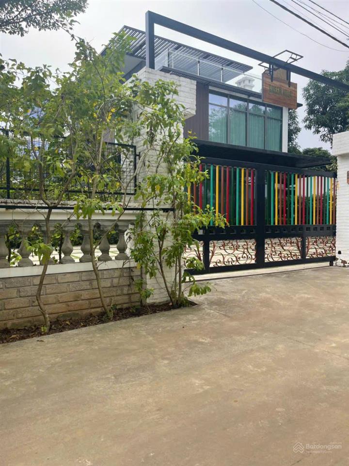 Hàng phân lô 720m,full thổ,mặt tiền 35m,phân được 7 lô,giá hơn 20tr/m2,sát quốc lộ 21,view biệt thự
