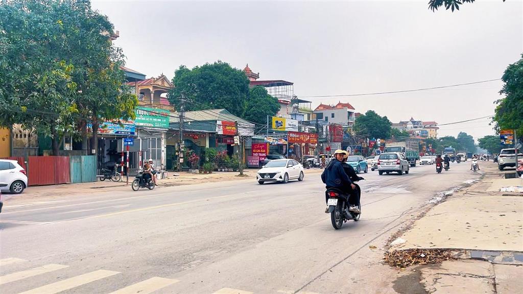 106m đường thông,full thổ cư,view trường tiểu học cổ đông,sát quốc lộ 21a,gần cnc hòa lạc