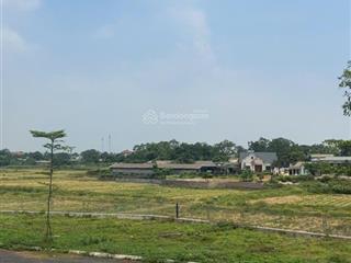 Đón sóng 2 trường đh cmc và gtvt, nhỉnh 2 tỷ em bán 100m lô góc tại phú cát,đường thông 2 ôtô tránh