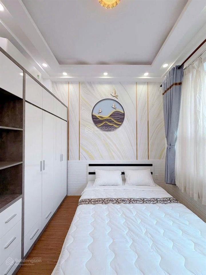 Phan văn trị  4 tầng  full nội thất  5pn  gần mặt tiền  36m2  6.8 tỷ