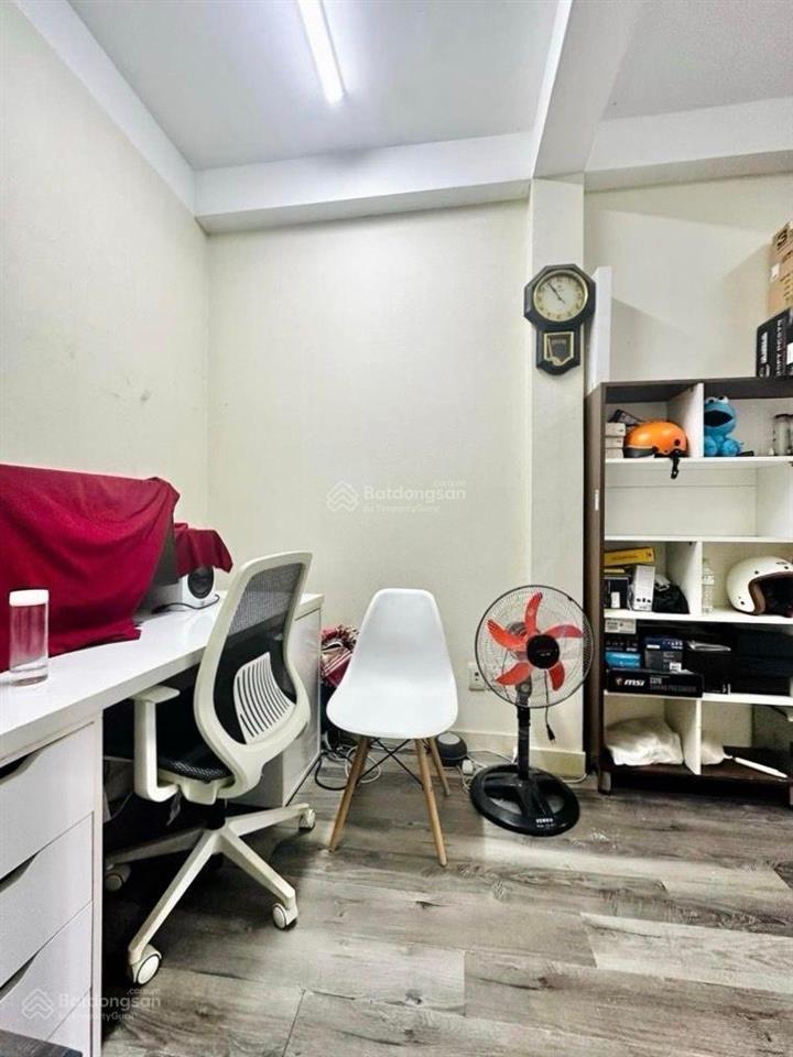 Phan văn trị  4 tầng  sát mặt tiền  45m2  7.9 tỷ