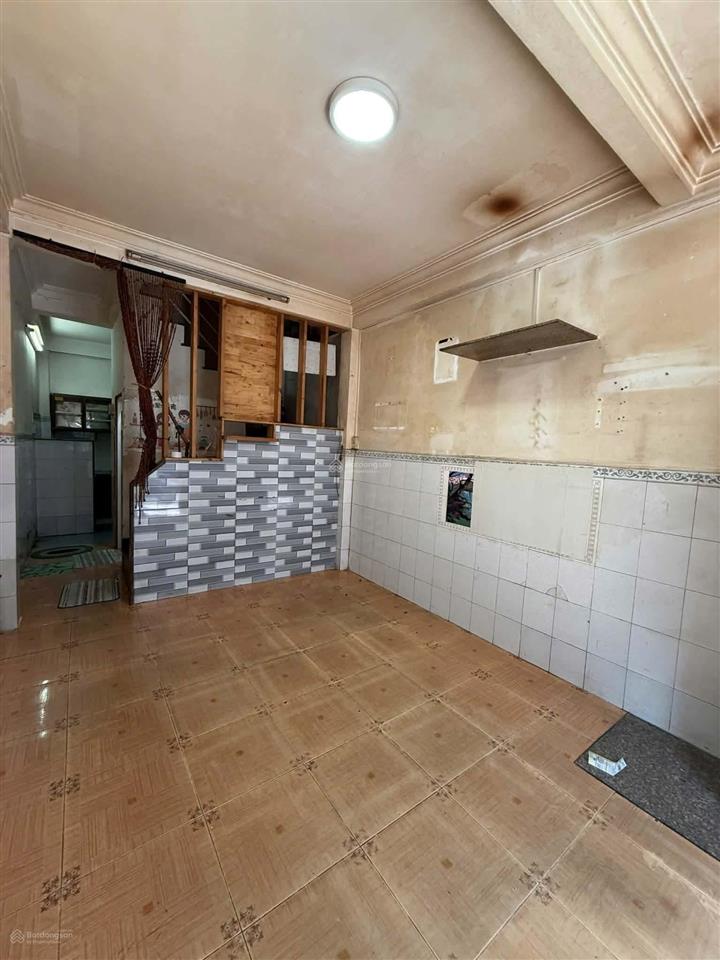 Hàng hot!! hxh 8m phan văn trị  đối diện cityland kế bên vincom phan văn trị và emart  3pn 4 tầng