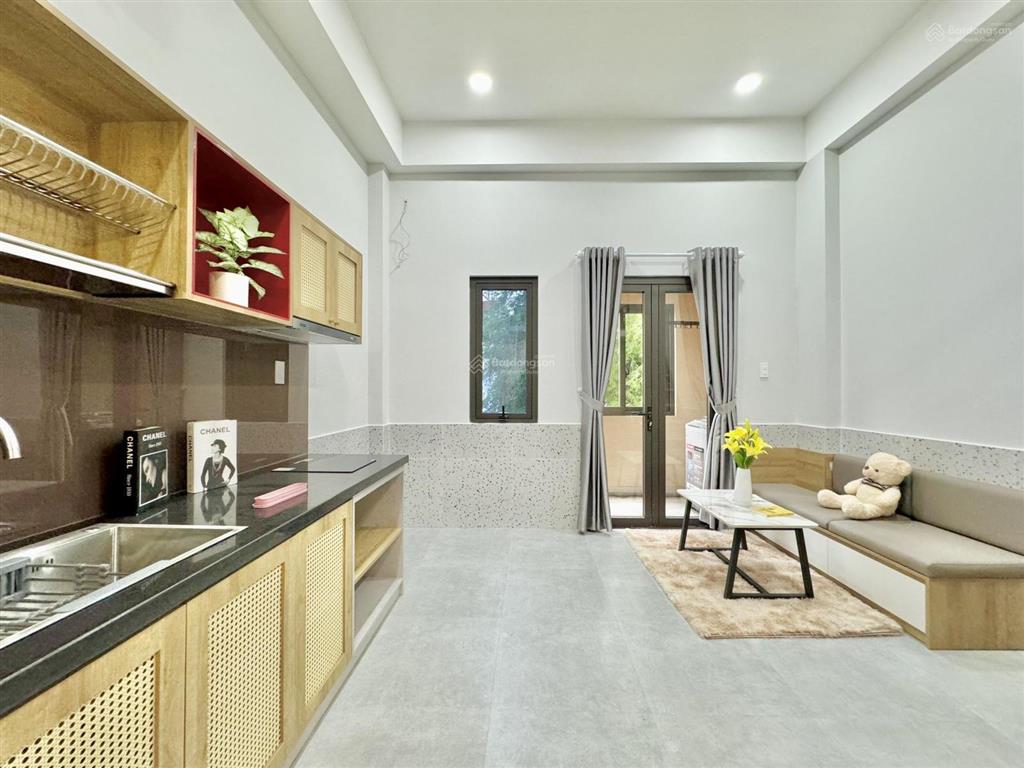 Duplex full nội thất cửa sổ thoáng mát ngay etown cộng hòa