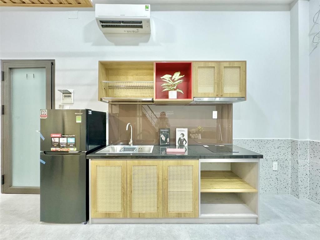 Duplex full nội thất cửa sổ thoáng mát ngay etown cộng hòa