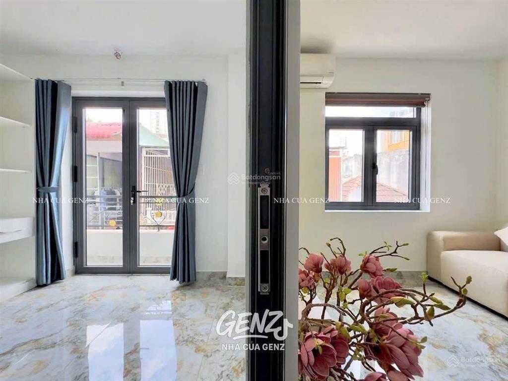 Căn hộ 1pn full nội thất ban công, thang máy ngay khu sân bay
