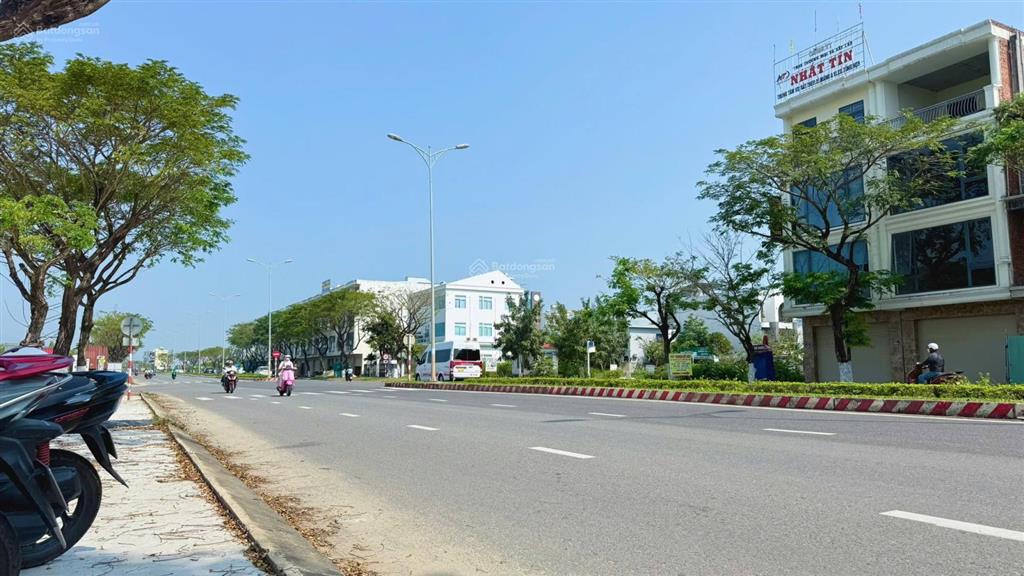 Lô 100m² võ chí công hướng đông bắc