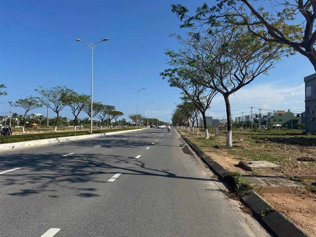 B215733  lô góc công viên hiếm tại khu đô thị võ chí công