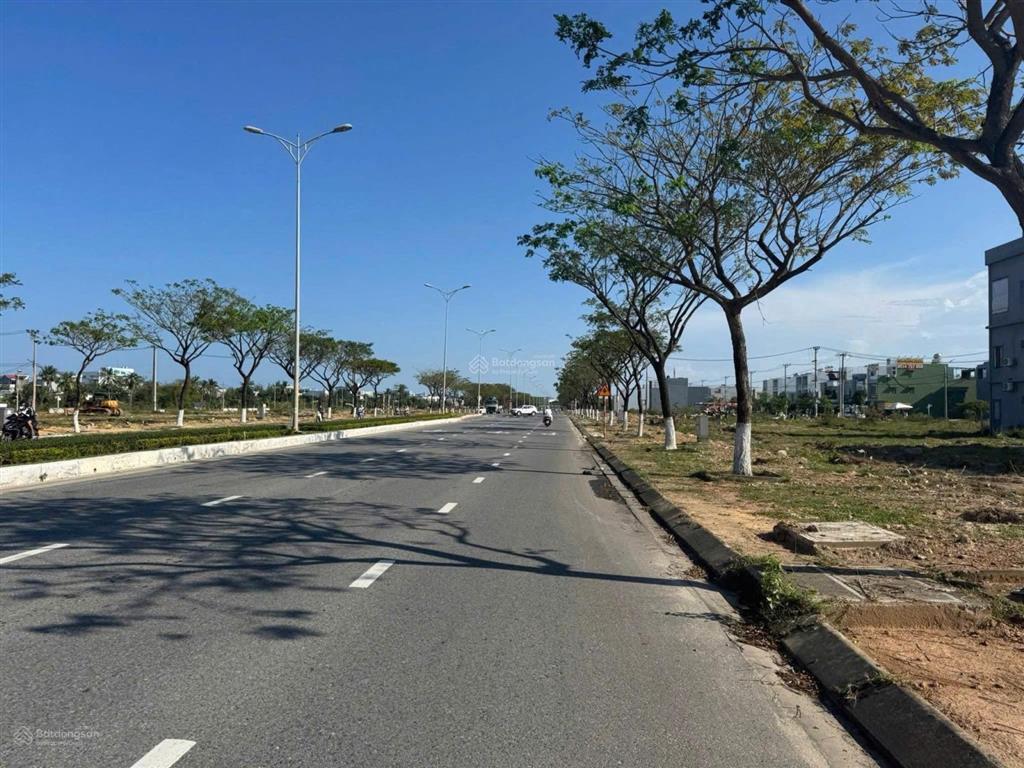 B215733  lô góc công viên hiếm tại khu đô thị võ chí công