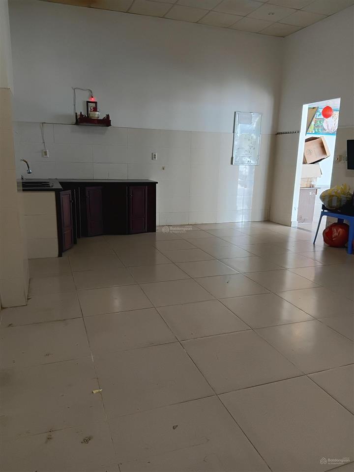 Cho thuê mặt bằng siêu rộng  mặt tiền kính thoáng  giá cực mềm  góc 2 mặt tiền nguyễn tất thành