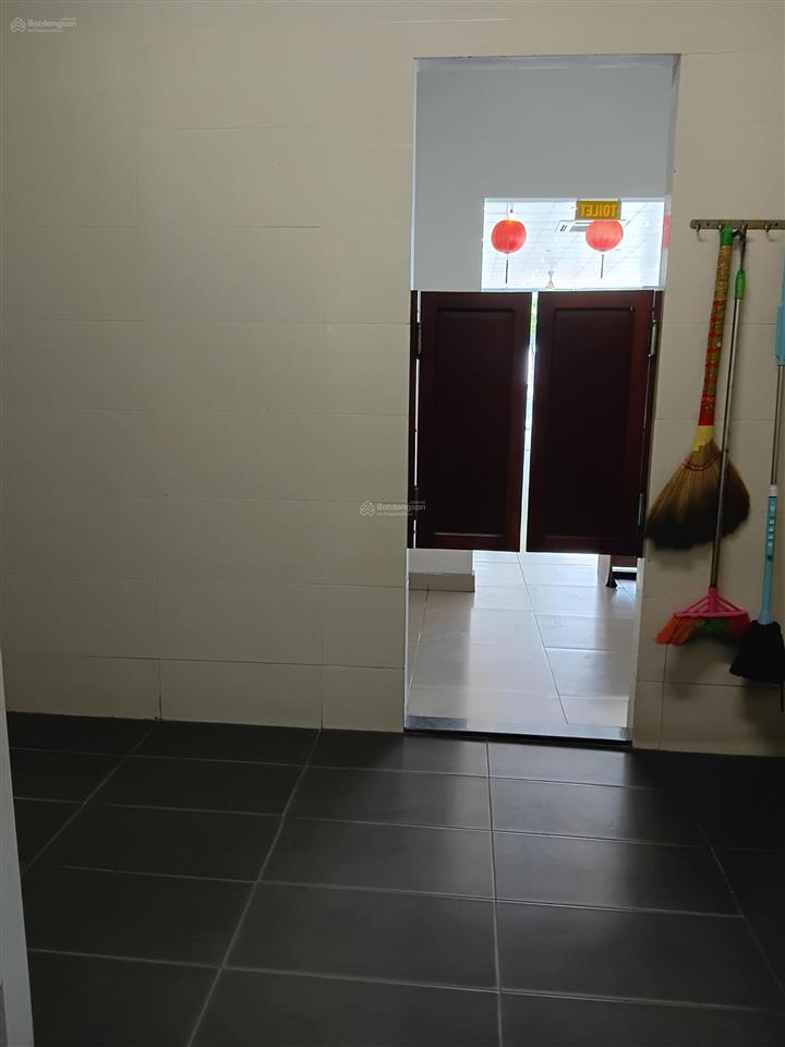 Cho thuê mặt bằng siêu rộng  mặt tiền kính thoáng  giá cực mềm  góc 2 mặt tiền nguyễn tất thành