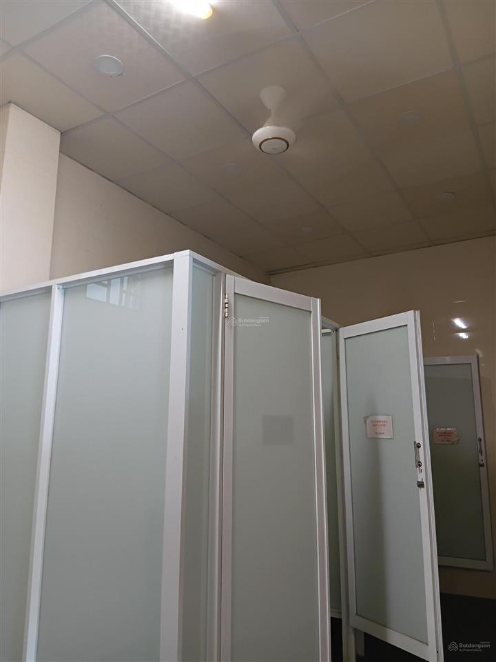 Cho thuê mặt bằng siêu rộng  mặt tiền kính thoáng  giá cực mềm  góc 2 mặt tiền nguyễn tất thành