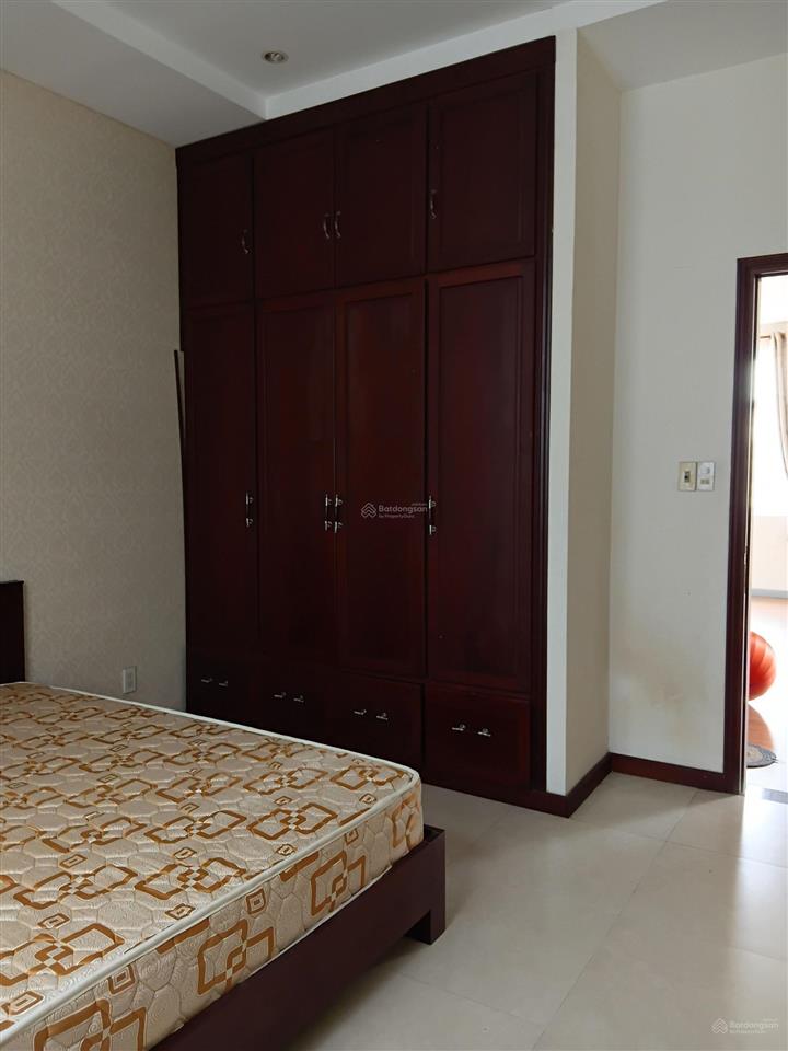 Cho thuê mặt bằng siêu rộng  mặt tiền kính thoáng  giá cực mềm  góc 2 mặt tiền nguyễn tất thành