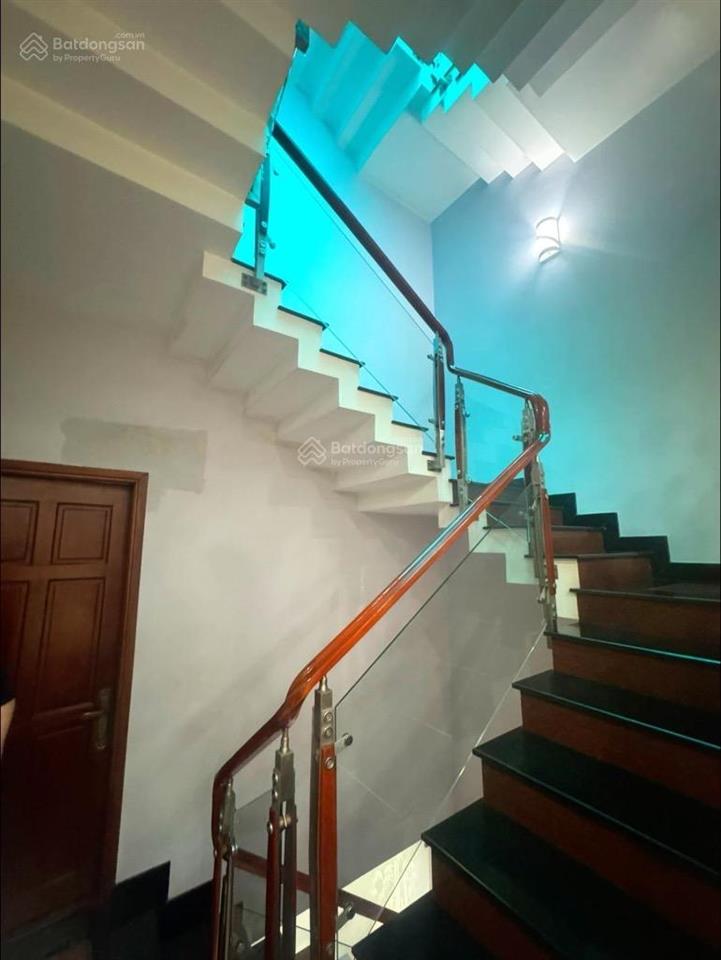 Bán gấp nhà mặt tiền đường tân hương, 4.9x 18.2m, 88m2, giá 8.x tỷ, x tiểu học