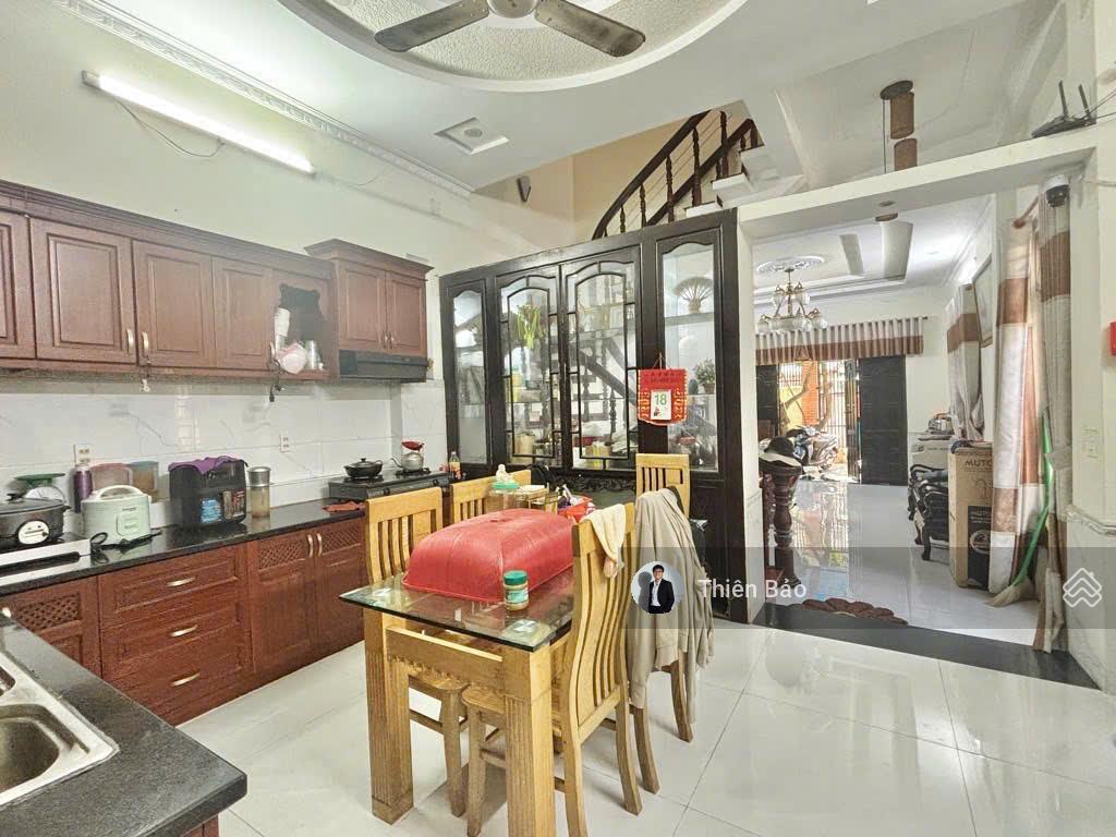 Chính chủ bán nhà đường thống nhất p16 quận gò vấp (6x18m) + trệt 2 lầu + 4 phòng ngủ 5 toilet