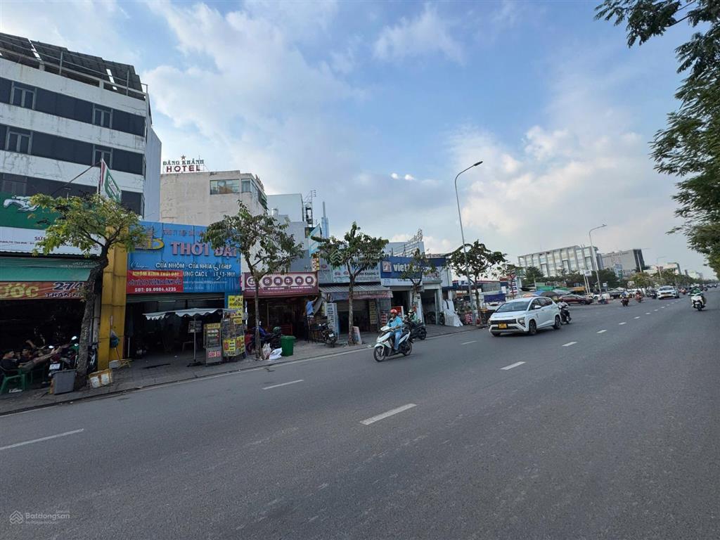 Siêu phẩm mặt tiền trần não q2  nở hậu 7m  được xây hầm 8 lầu