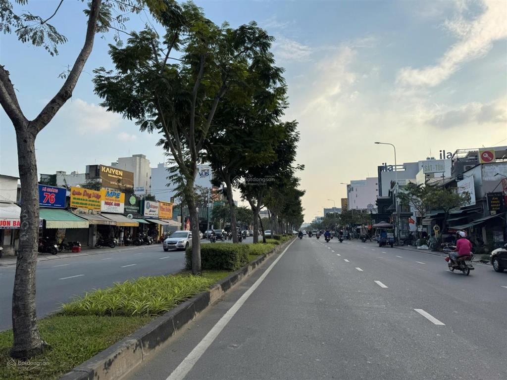 Siêu phẩm mặt tiền trần não q2  nở hậu 7m  được xây hầm 8 lầu