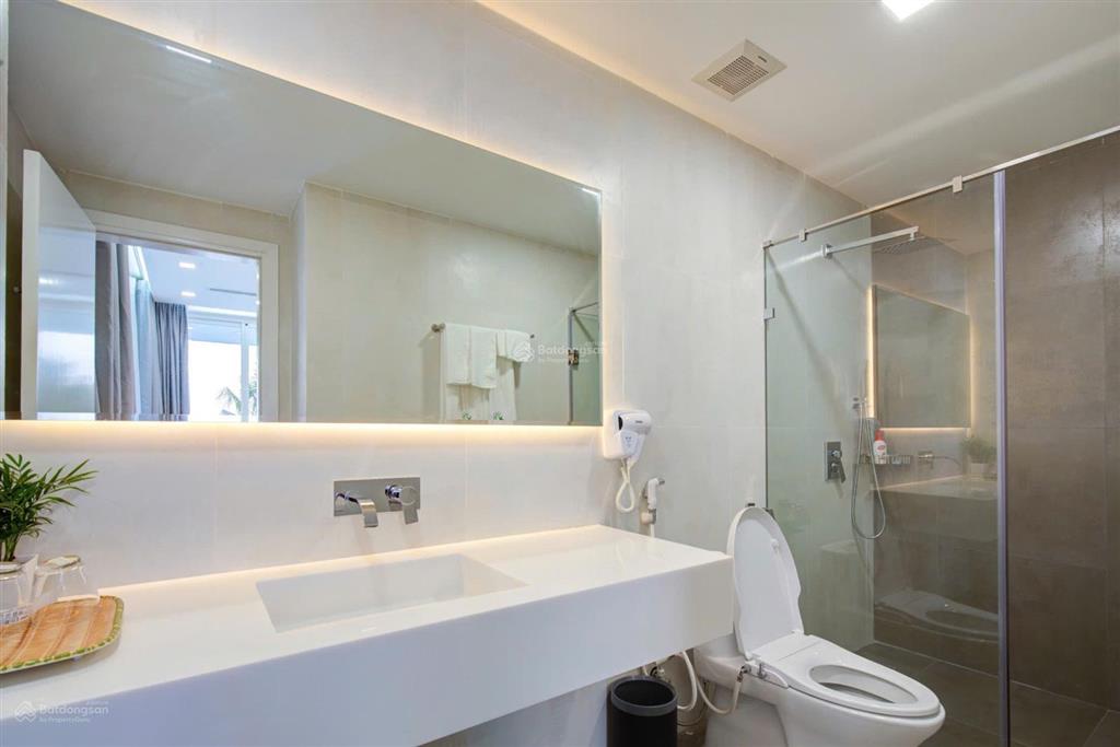Bán biệt thự trong sân golf tam đảo, diện tích 1800m2 4 tầng, 1pn 1wc, có bể bơi, sân pick, full đồ