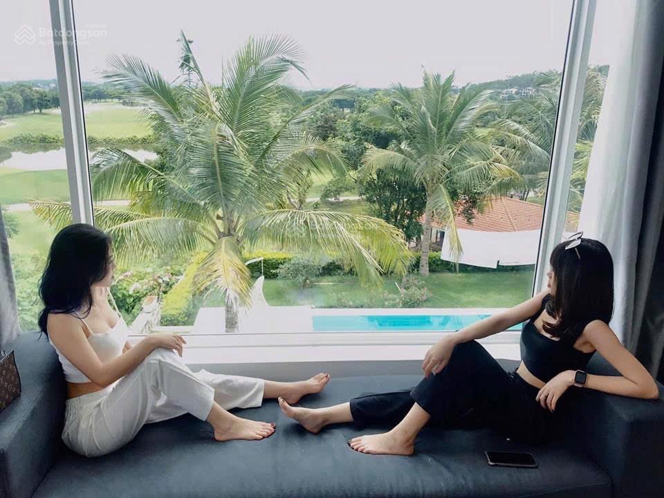 Bán biệt thự trong sân golf tam đảo, diện tích 1800m2 4 tầng, 1pn 1wc, có bể bơi, sân pick, full đồ