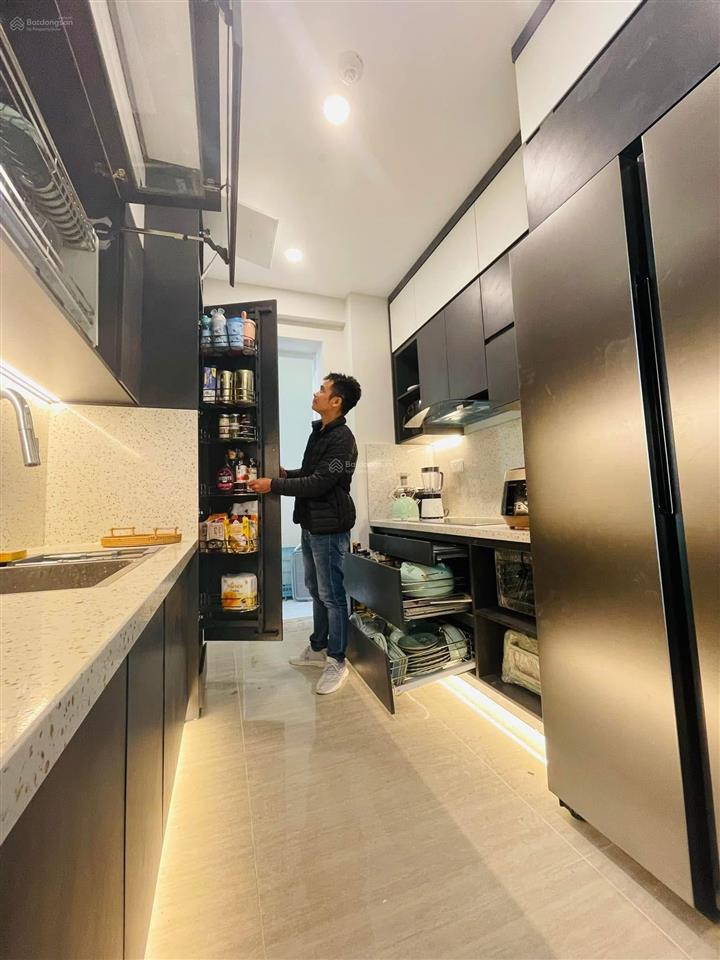 Chính chủ cần bán nhanh căn hộ 3pn, 2wc, 114m2 tầng cao view thoáng, full nội thất, nhà đã có sổ
