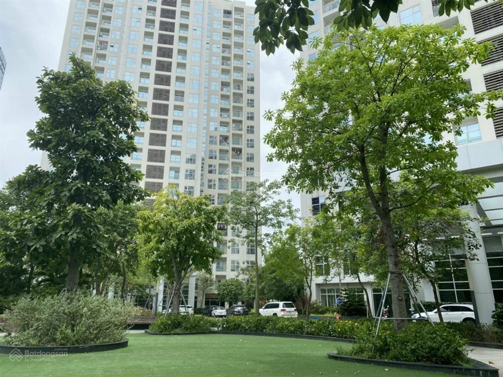 Chính chủ cần bán nhanh căn hộ 3pn, 2wc, 114m2 tầng cao view thoáng, full nội thất, nhà đã có sổ