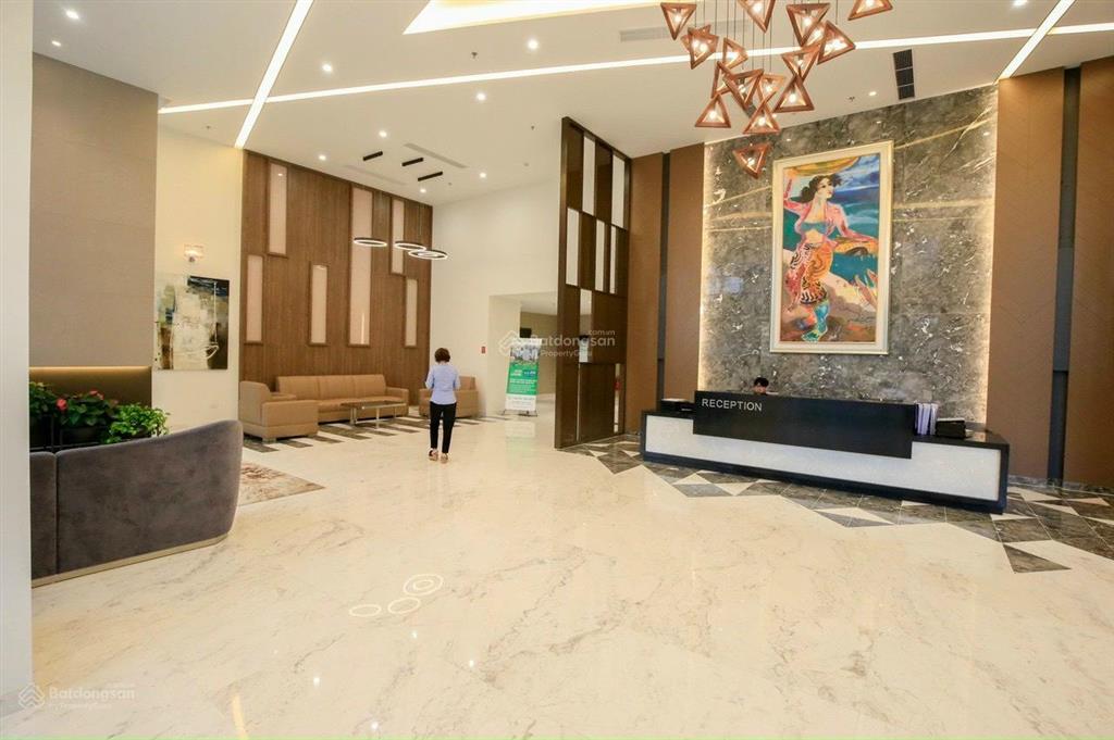 Chính chủ cần bán nhanh căn hộ 3pn, 2wc, 114m2 tầng cao view thoáng, full nội thất, nhà đã có sổ