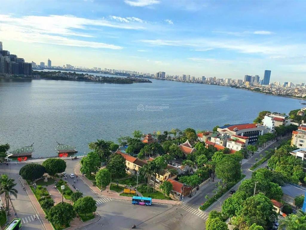 Bán căn penhouse tại d’. el dorado, dt 236m2, 4pn, 3wc, tầng 27, ban công đông nam view hồ tây đẹp.