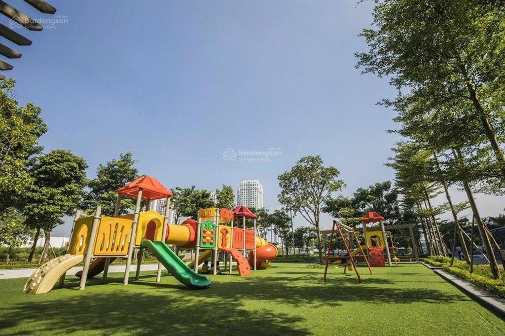 Bán căn hộ dt 168m2 tk 3pn, 2wc tại udic westlake tây hồ tầng cao view sông hồng, cầu nhật tân